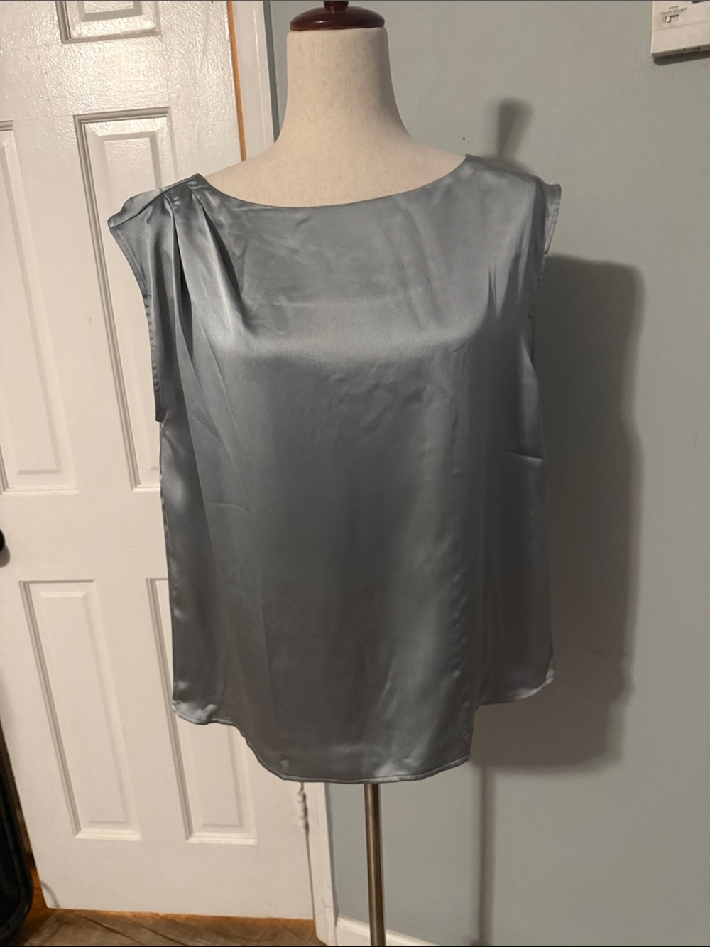 LOFT Satin Boatneck Sleeveless Top, Large